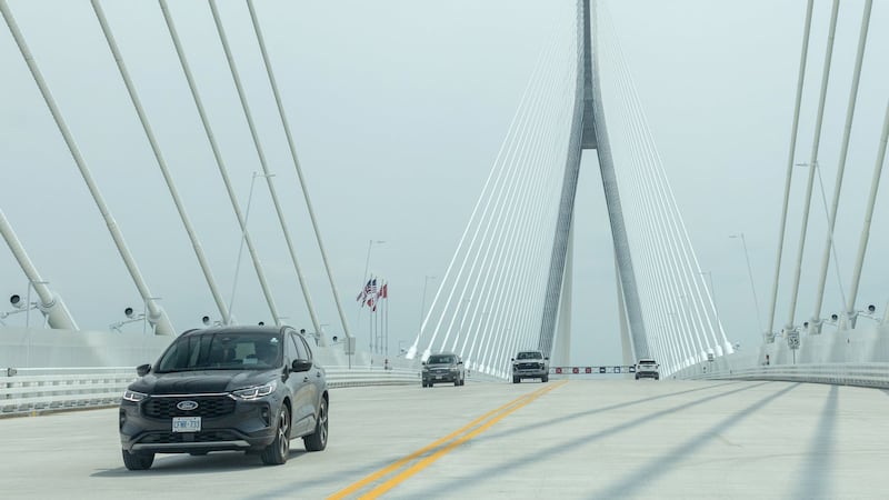 Gordie Howe bridge saw more than 41K crossings into Canada in first 5 days: StatCan