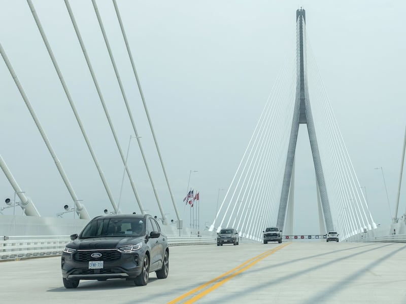 Gordie Howe bridge saw more than 41K crossings into Canada in first 5 days: StatCan