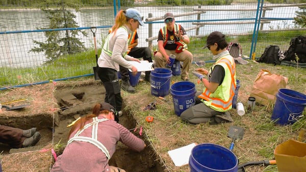 University of Calgary archeology students explore Edworthy Park dig site