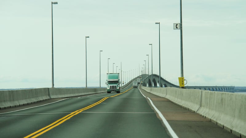 Confederation Bridge resurfacing project delayed by one day