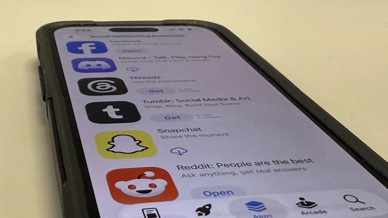 ‘Tough to find a balance’: What’s the right age for your child to get a cellphone?