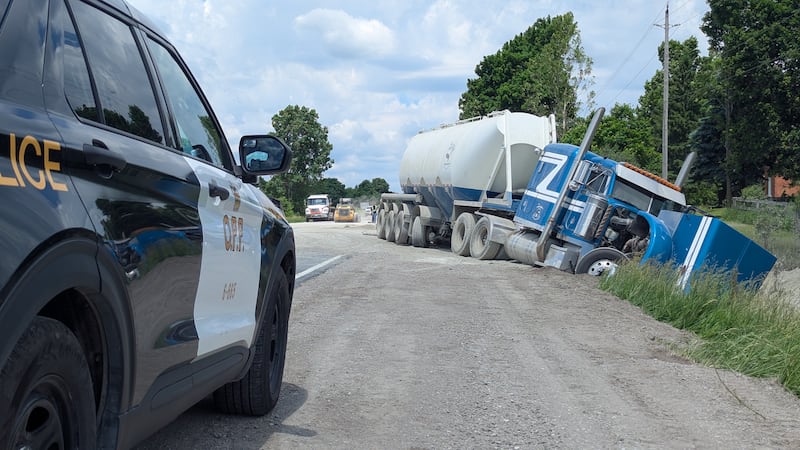 Five-vehicle crash closes Highway 6 in Morriston