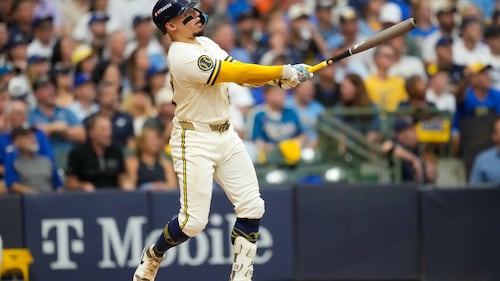 Contreras delivers and Milwaukee's bullpen shines as the Brewers top the Dodgers 7-4 in NLCS Game 2