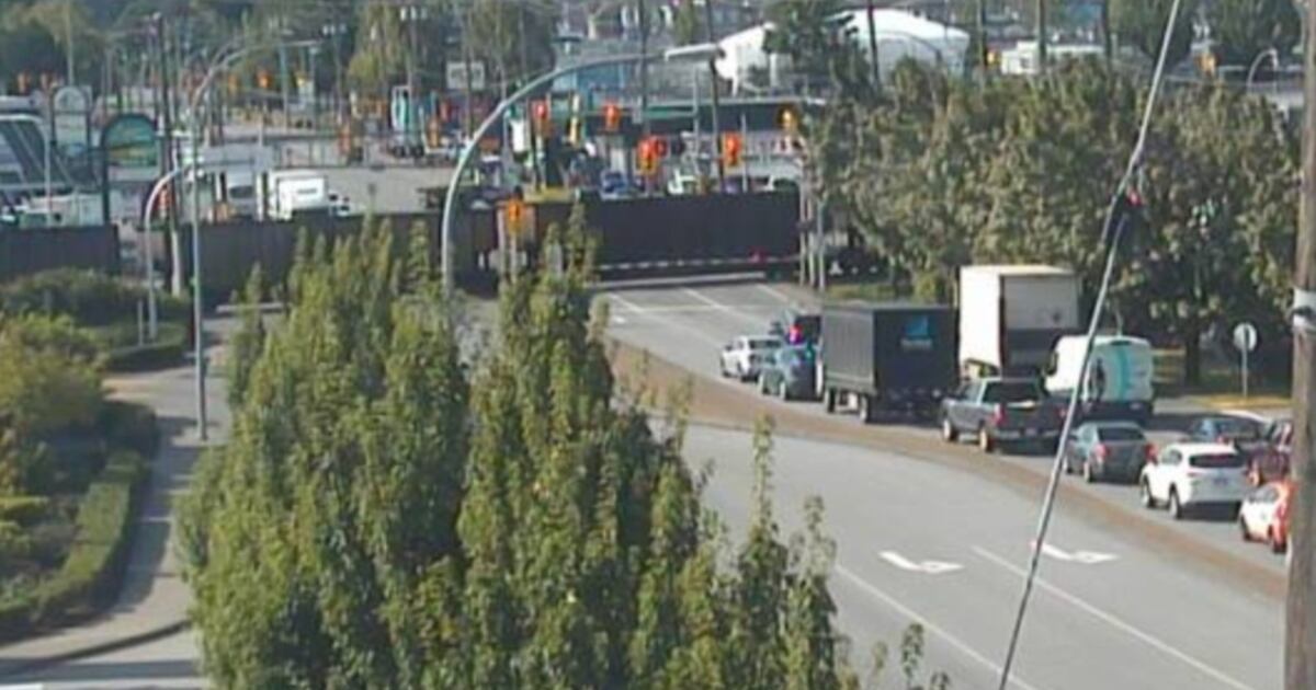 Stalled train causes 'significant' traffic disruptions in Langley