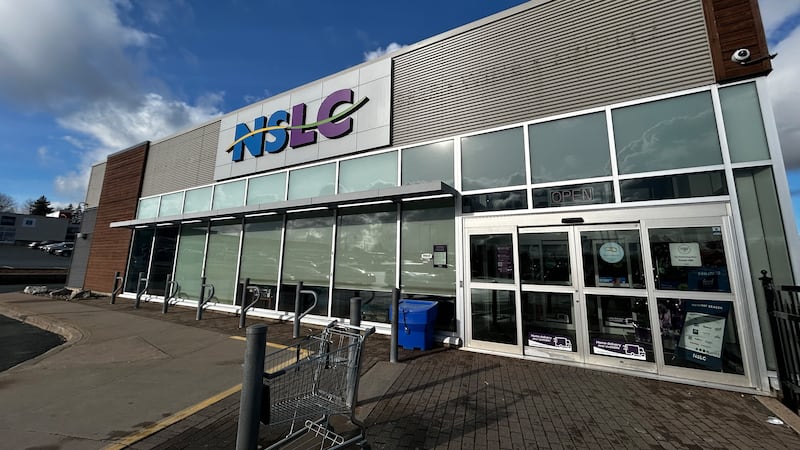 Man facing more than 30 charges for liquor store thefts: N.S. RCMP