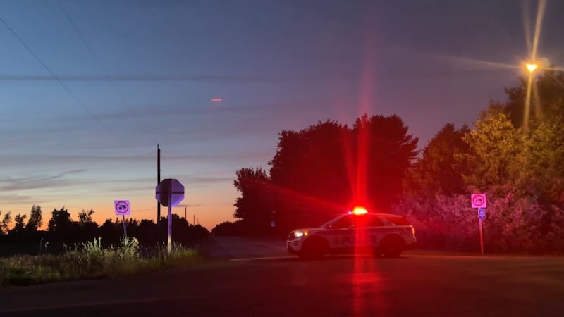 One dead, one airlifted to hospital following motorcycle crash in Osgoode