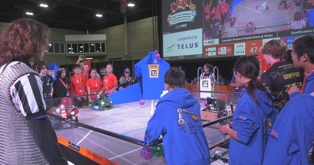 Cuộc thi robot quốc tế KDays tại Alberta thu hút đông đảo đội tuyển toàn cầu. (Curtis Goodrum/CTV News Edmonton) (Ảnh: CTVNews)