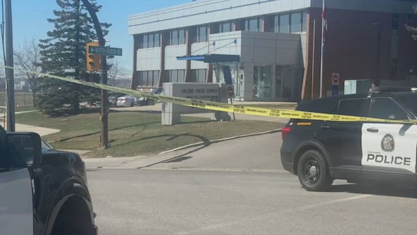 2 children dead, 1 man in custody in northwest Calgary