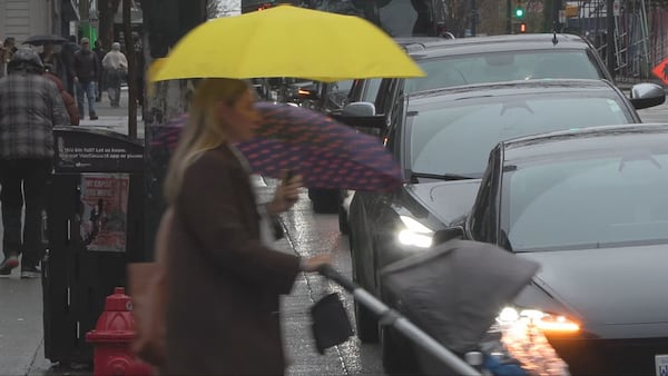 Banning right turns at many red lights to be debated at Vancouver City Hall