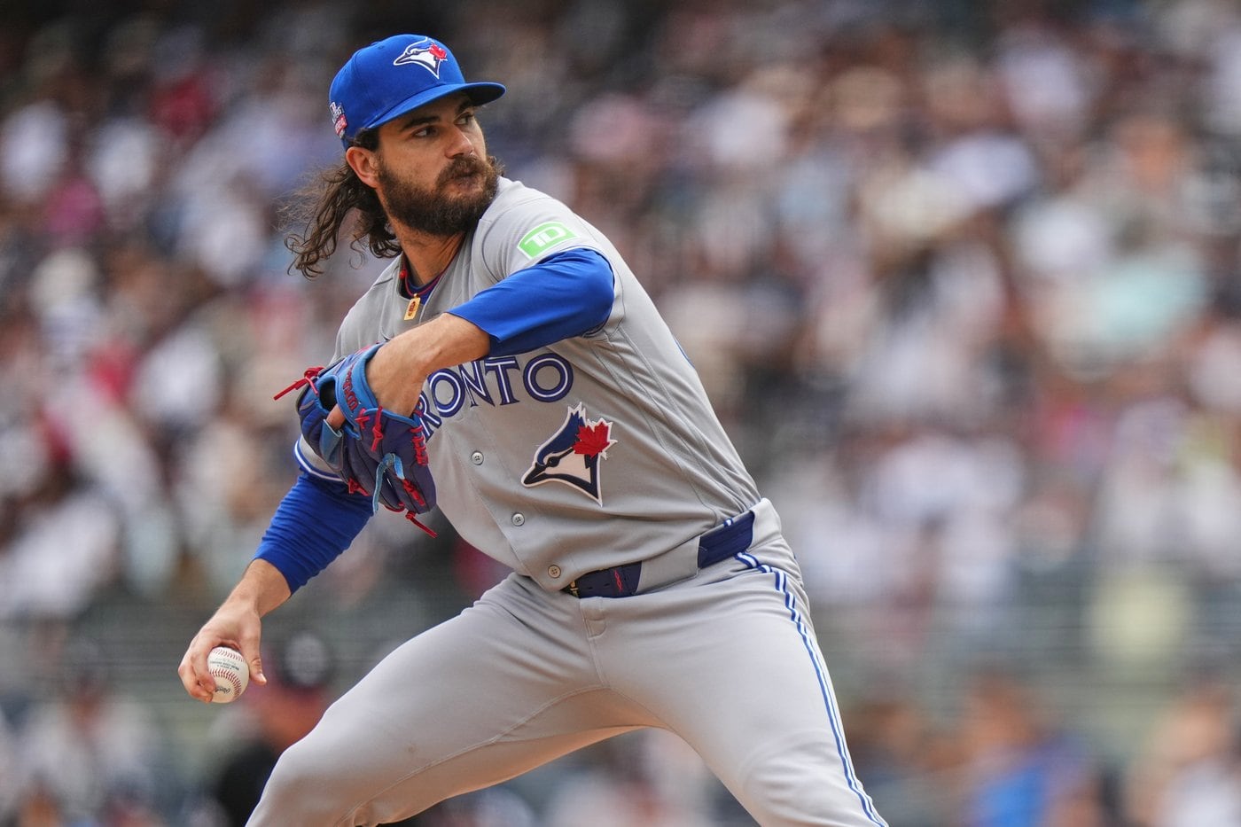 Blue Jays ace Dylan Cease loses a no-hit bid against the Yankees in seventh inning