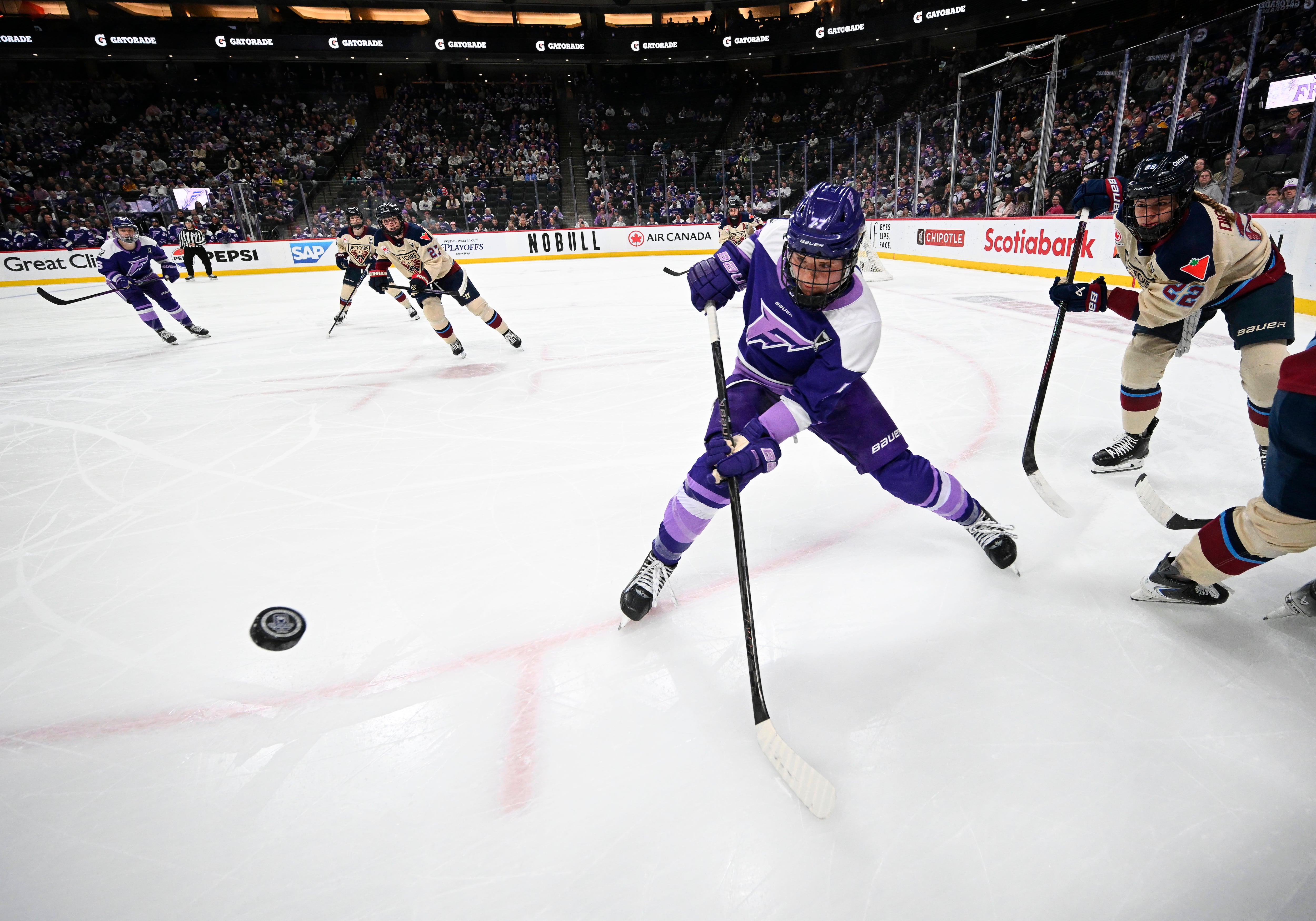 Sidney Morin's 2 goals, Kelly Pannek's empty-netter help Frost beat Victoir