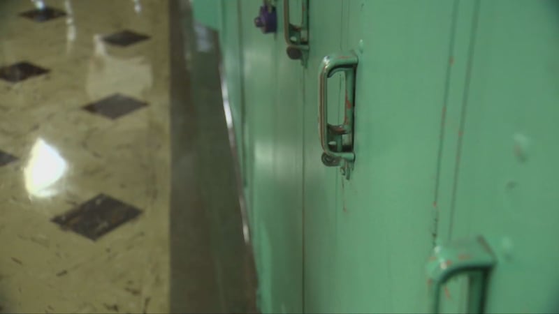Poor state of Quebec’s public schools could make children sick: Report