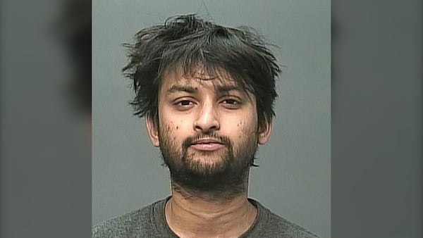 Winnipeg extortion suspect remains at large: police