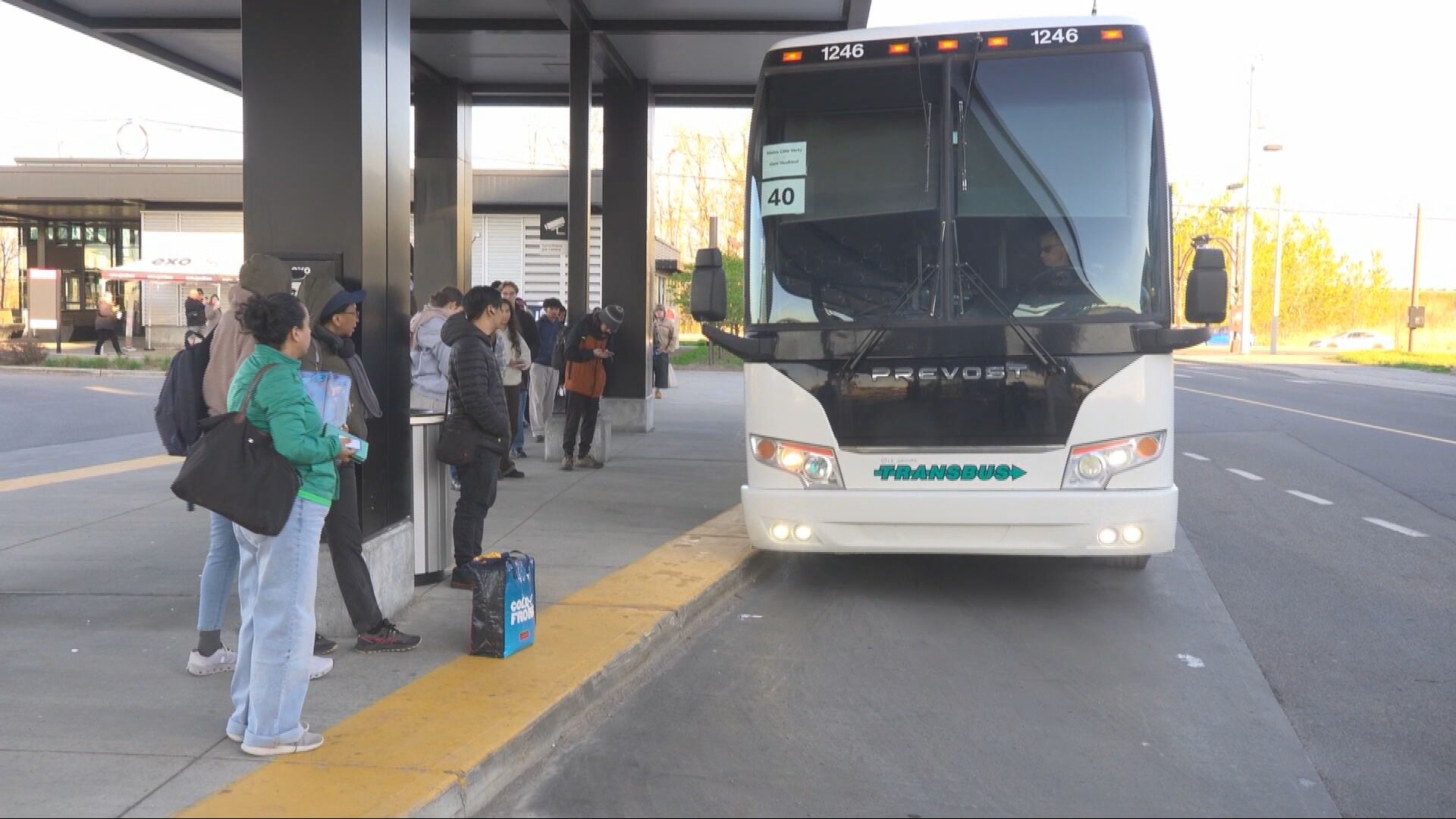 Local officials protest cancellation of 40 express bus from Vaudreuil to Mo