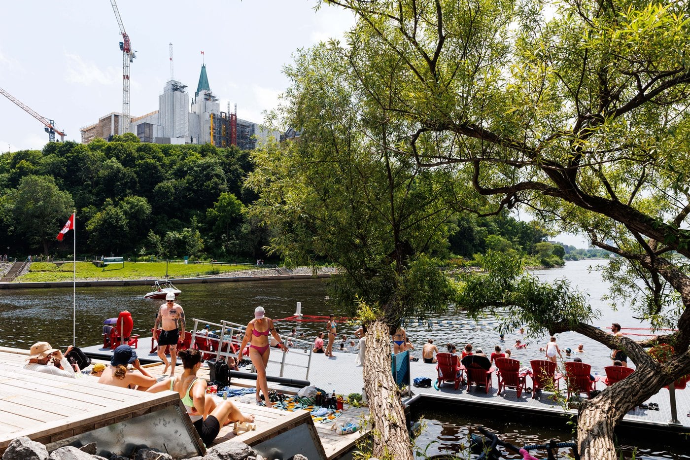 Heat warning issued for Ottawa as temperatures set to hit 36 C Tuesday