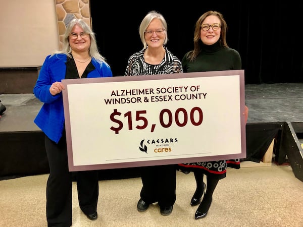 Caesars Windsor donates $15,000 to Alzheimer Society’s Memory Café