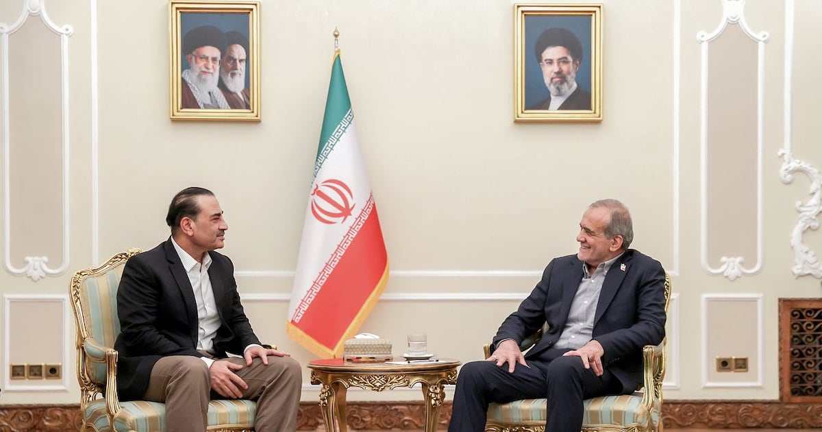 Photo: Ctvnews In this photo released by the Iranian Presidency Office, President Masoud Pezeshkian, right, meets Pakistan