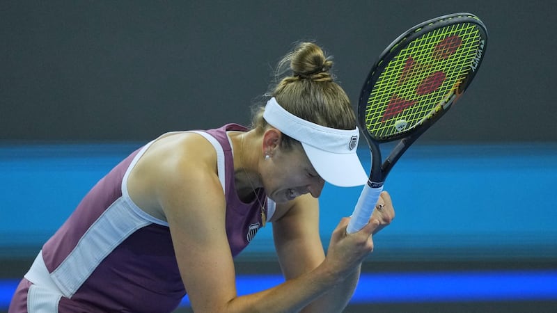 Elise Mertens beats Iga Swiatek to reach China Open semifinal