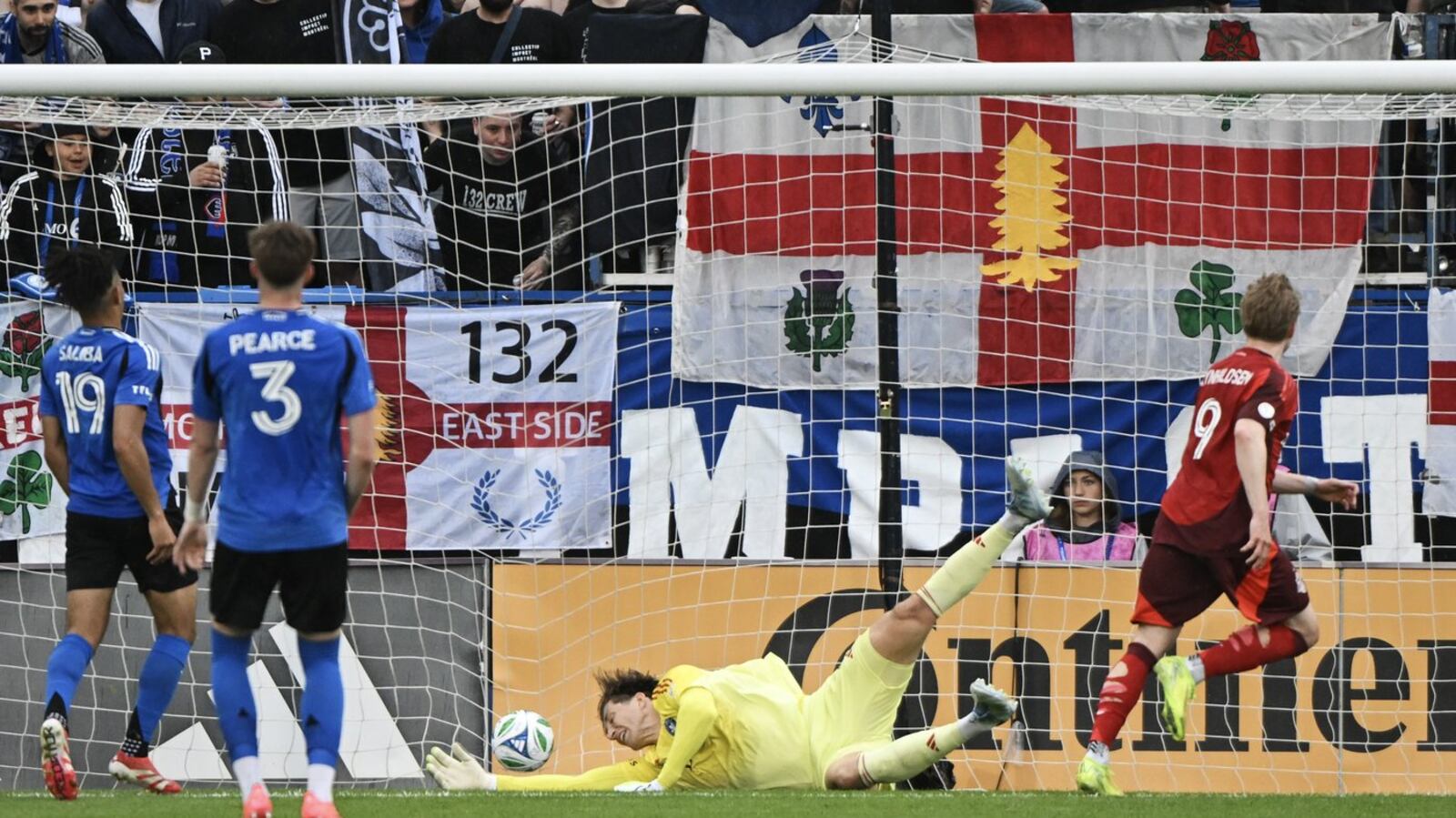 Toronto Montreal Rivalry Bernardeschi scores twice, Toronto FC routs CF Montreal 6-1 in rivalry ...