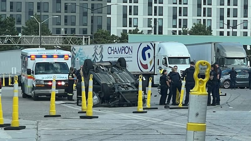 Police officer, CBSA officer injured after Ambassador Bridge incident