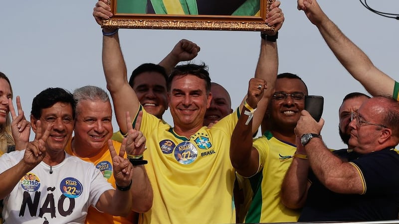 Bolsonaro rally blasts corruption on Brazil independence day