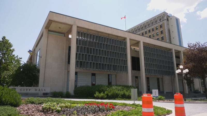 Mayor pushes for city charter changes after councillor faces new charges