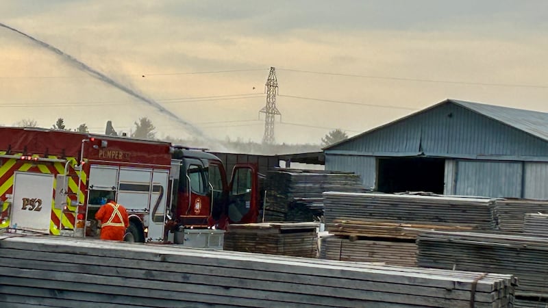 Hwy 27 in Springwater Twp. closed due to grass fire response