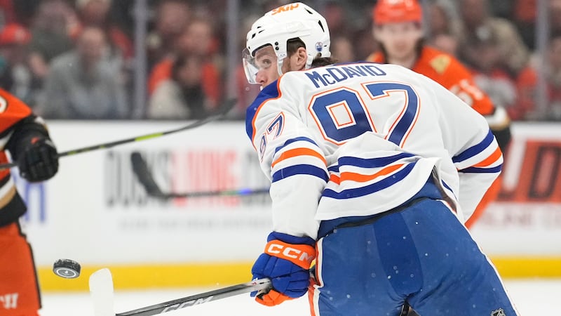 McDavid game-time decision for Oilers, who face playoff elimination vs. Ducks