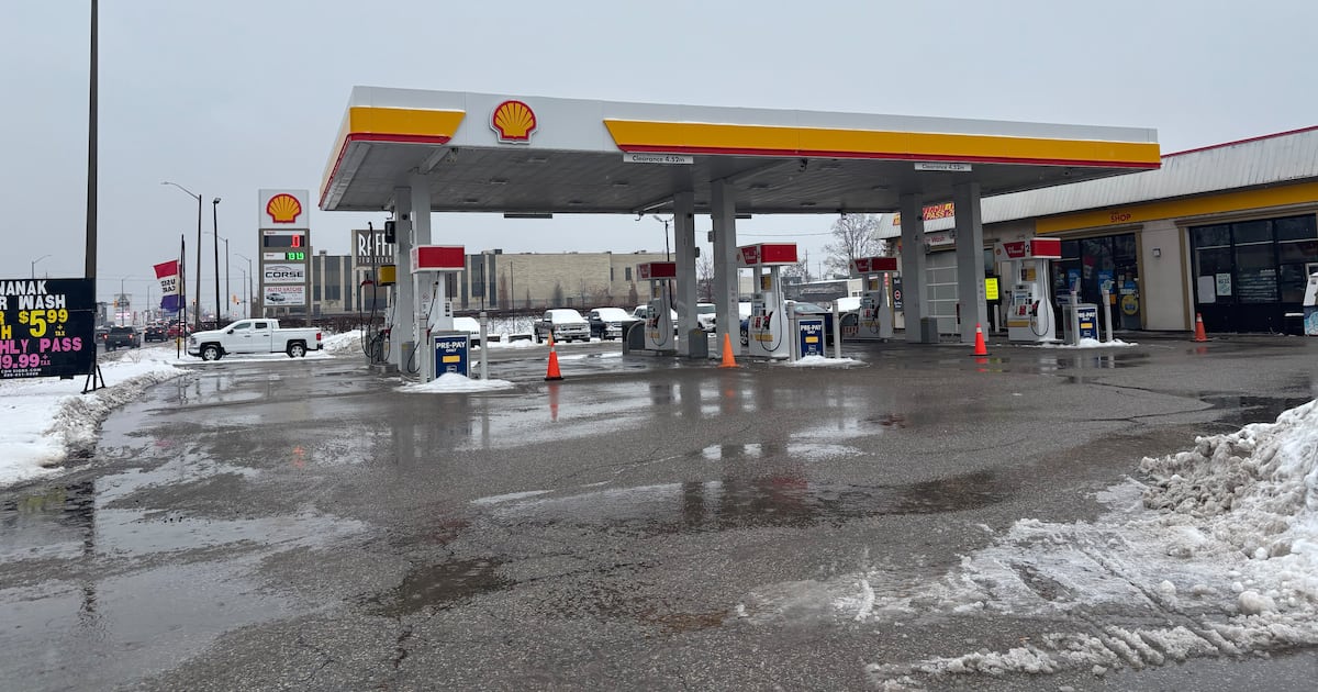 Road Shell D Cambridge driver warns of contaminated gas at Hespeler Road Shell ...