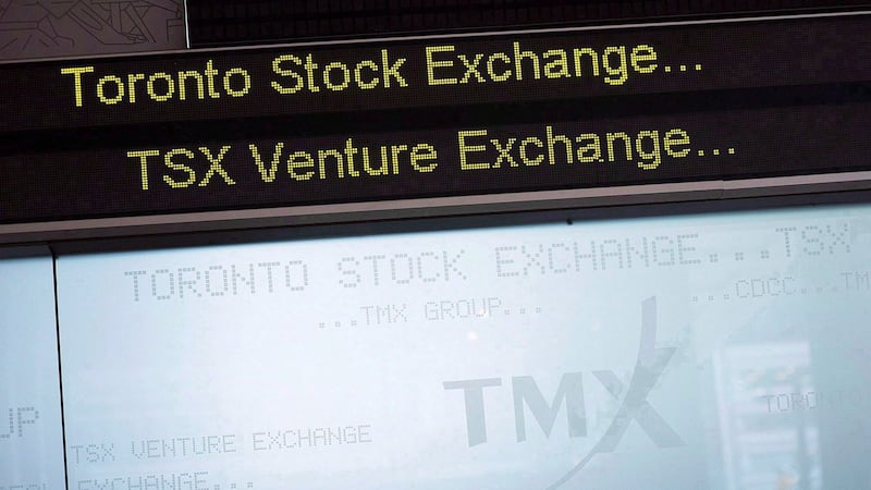 Canadian and U.S. stock markets inch higher despite gains in oil prices