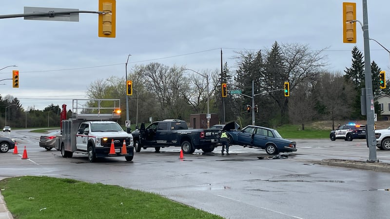 Fischer-Hallman Road reopened following two-vehicle collision in Kitchener