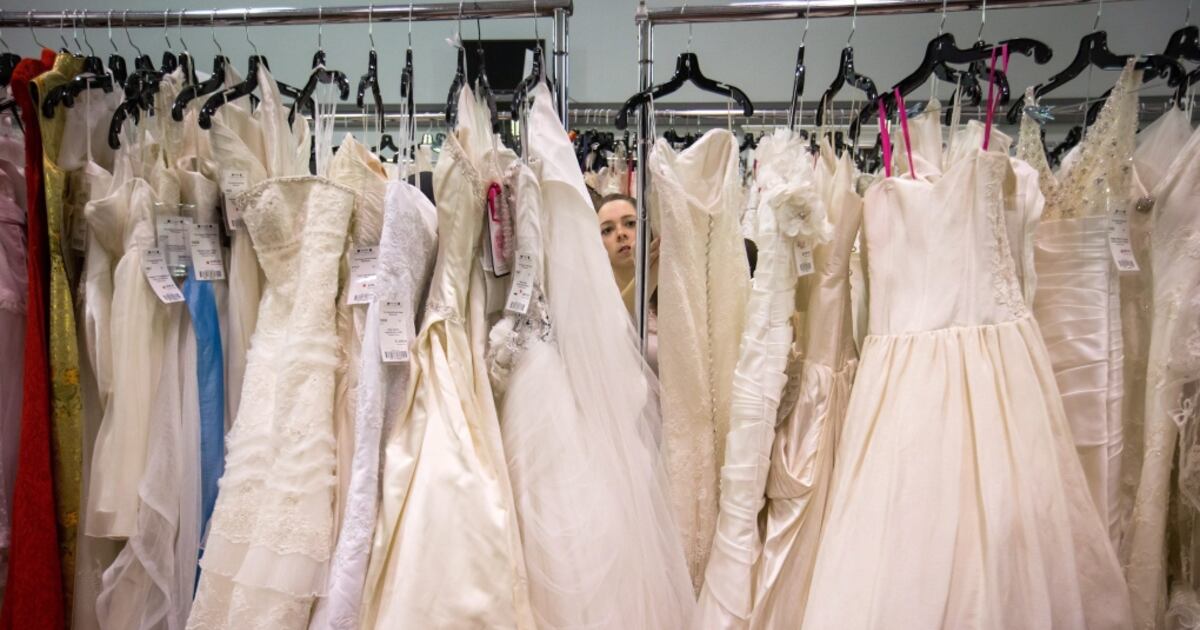Romantic Elegant Dresses Bridal Gowns Sell My Wedding Dress For Free Tips For Selling Or Buying A Used Wedding Dress Online Romantic Elegant Dresses Bridal Gowns Sell My Wedding Dress For Free Tips For Selling Or Buying A Used Wedding Dress Online