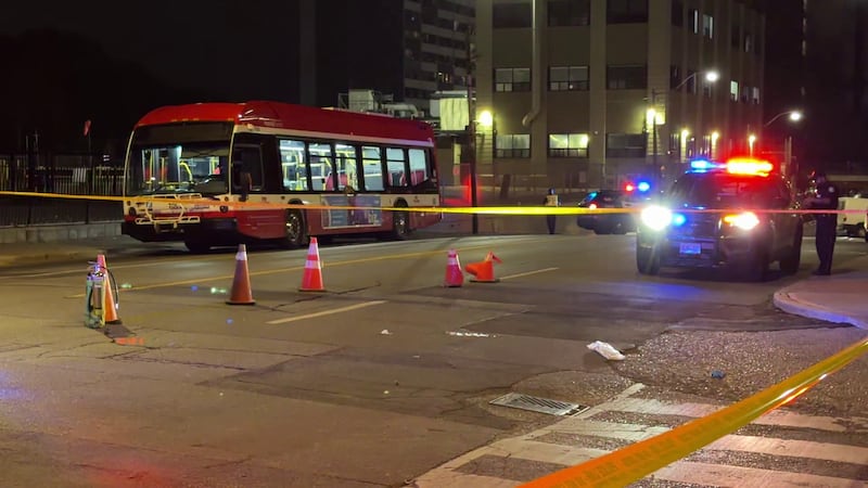 Woman in her 20s seriously injured in hit-and-run in Toronto’s west end