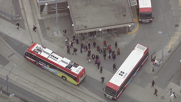 Subway service resumes along Line 2 after mechanical issue halted trains for about an hour