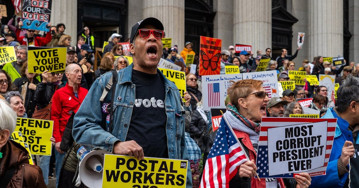 No Kings rallies across U.S. urge voters to cast ballots early ahead of ...