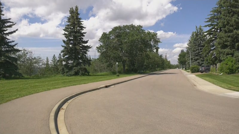Police working to identify man accused of sexual assault in southwest Edmonton