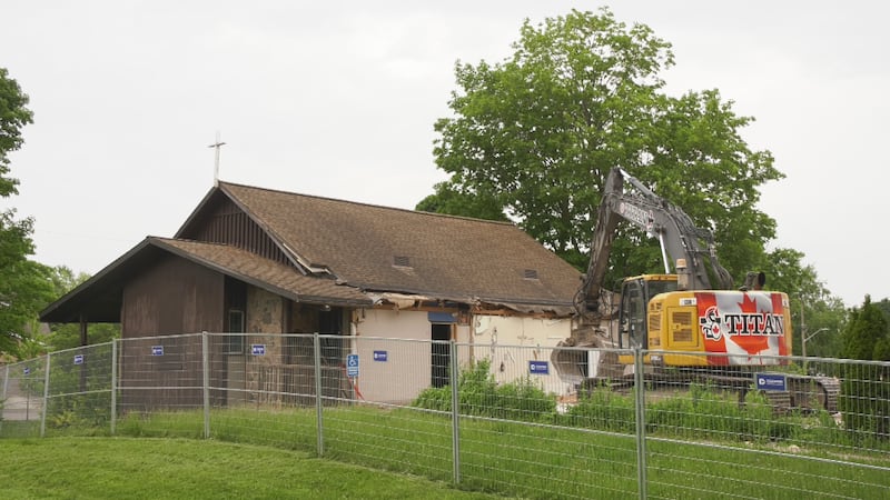 Crews begin demolition of former Waterloo church