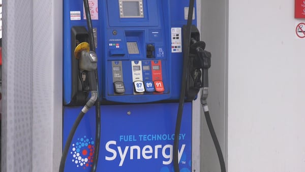 Federal gas tax cut draws mixed reaction at Winnipeg stations