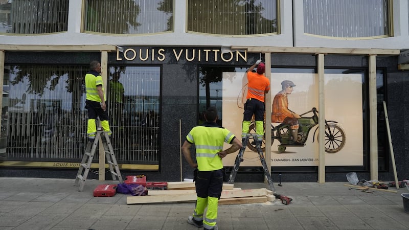 Downtown Geneva boards up as drastic security tightens ahead of anti-G7 protests