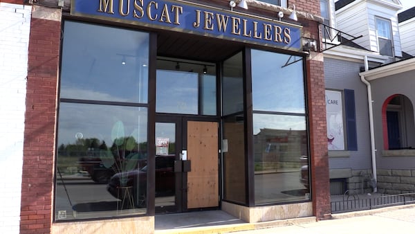 4 teens charged with jewellery store robbery in St. Thomas