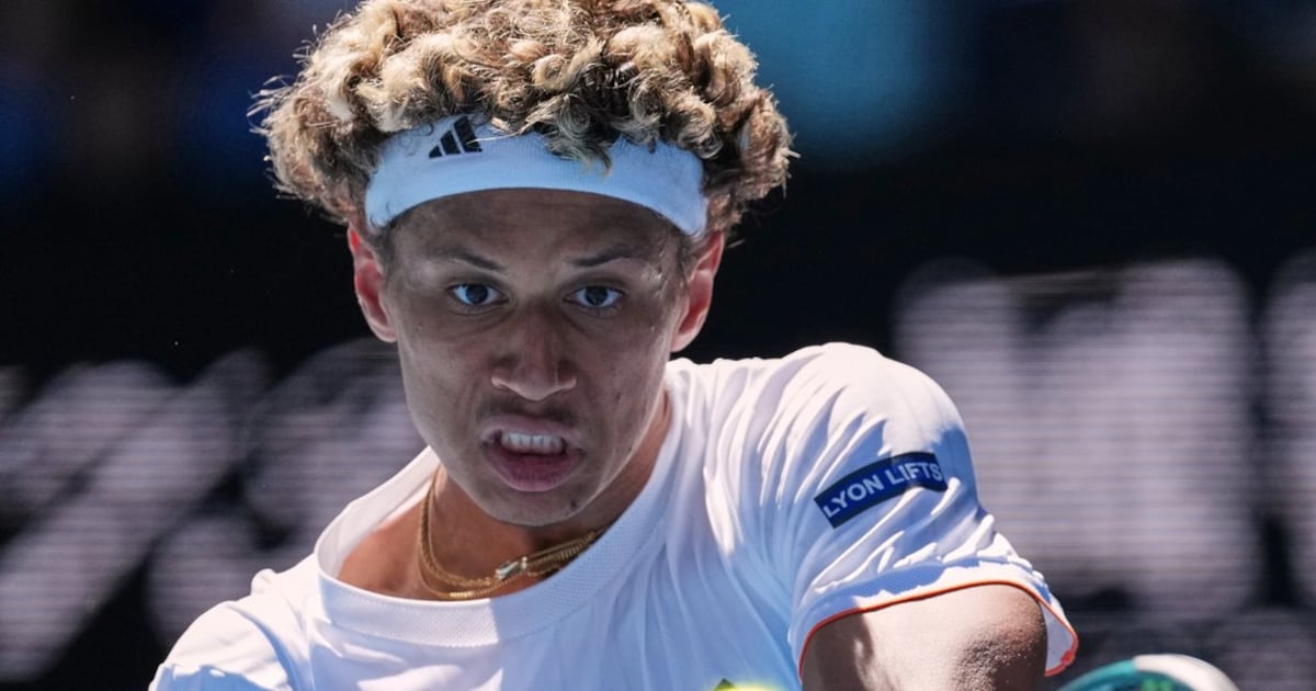 Diallo reaches quarterfinals at Eastbourne with three-set win over ...
