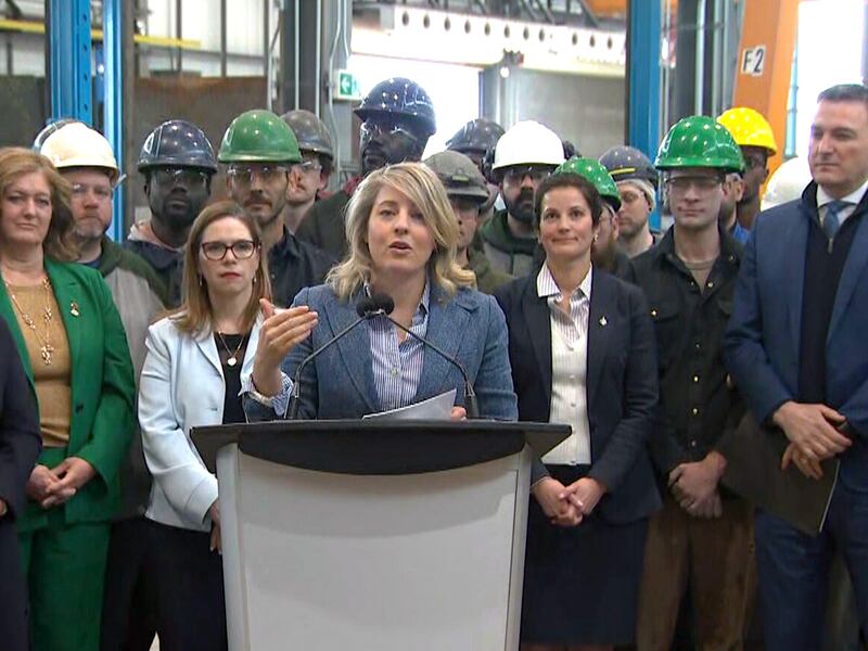 Federal government announces new $1B loan program for steel, aluminum businesses hit by Trump tariffs