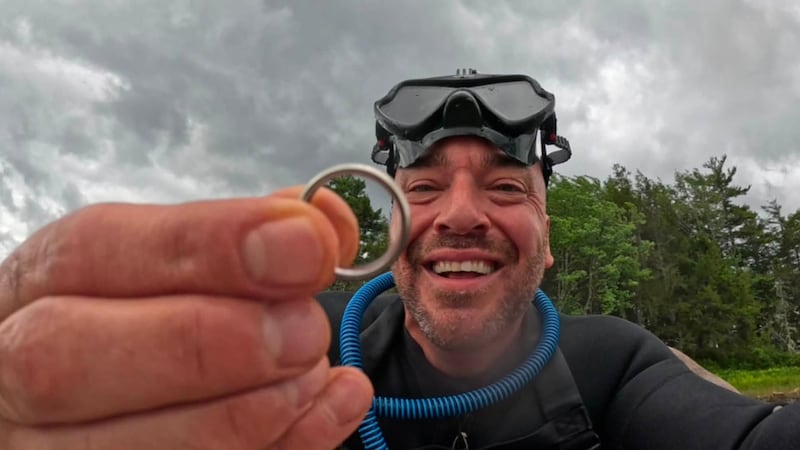N.S. metal detector operator dives to find Louisiana man's submerged wedding band