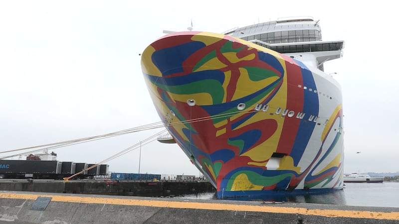 Victoria cruise season hits 1 million passengers for the first time