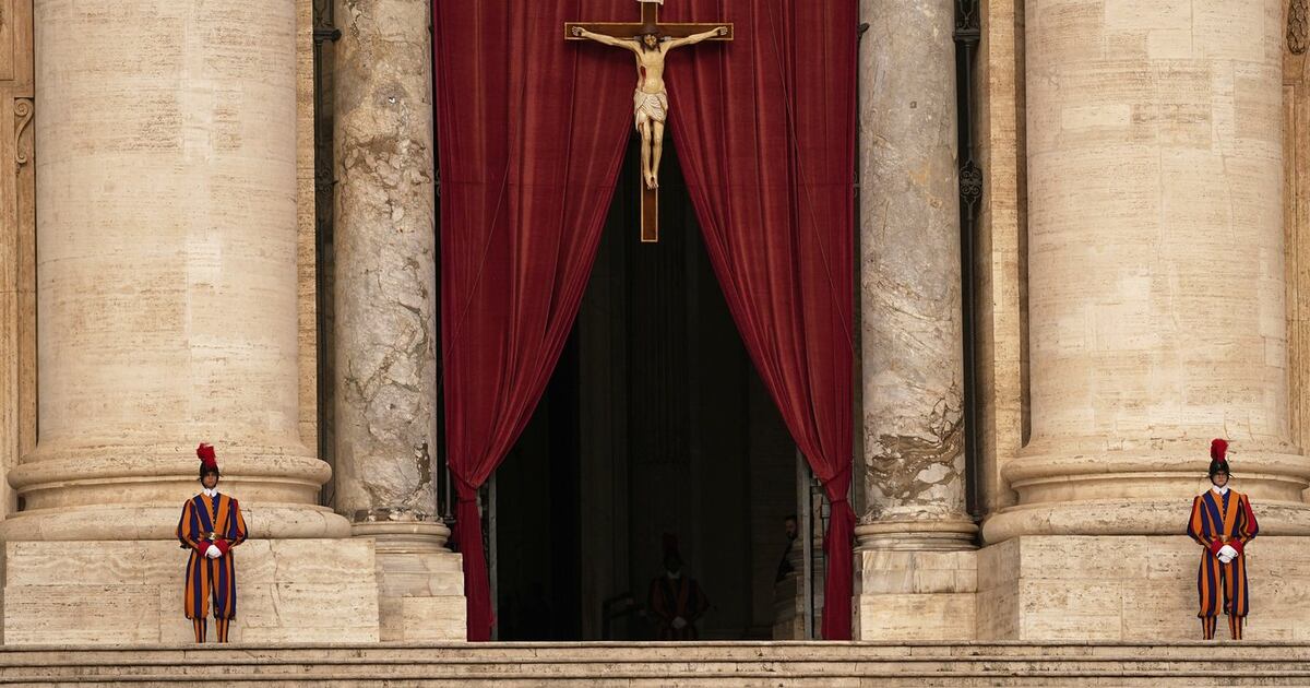 St. Peter’s Basilica opens to the public to pay their respects to Pope ...