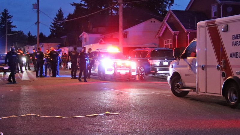 Fight between ‘groups of men’ in Surrey sends 6 to hospital: police