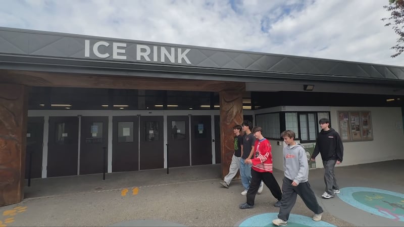 Vancouver youth hockey program shut down by school board