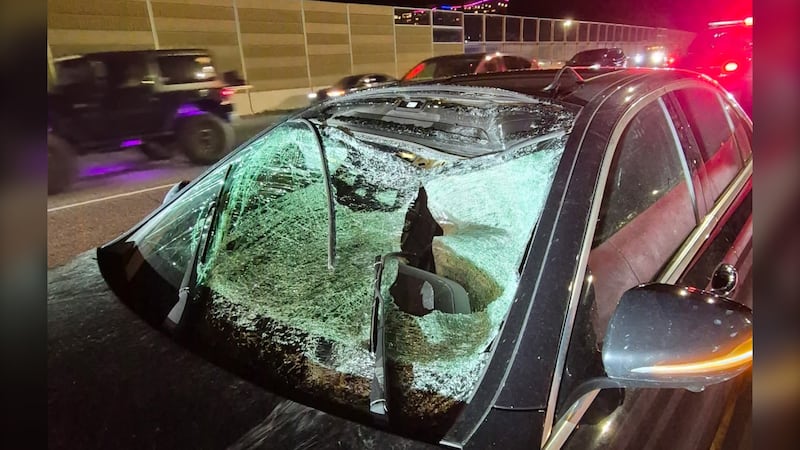 Wheel falls off vehicle on Hwy. 417 in Ottawa, jumps median and strikes oncoming car