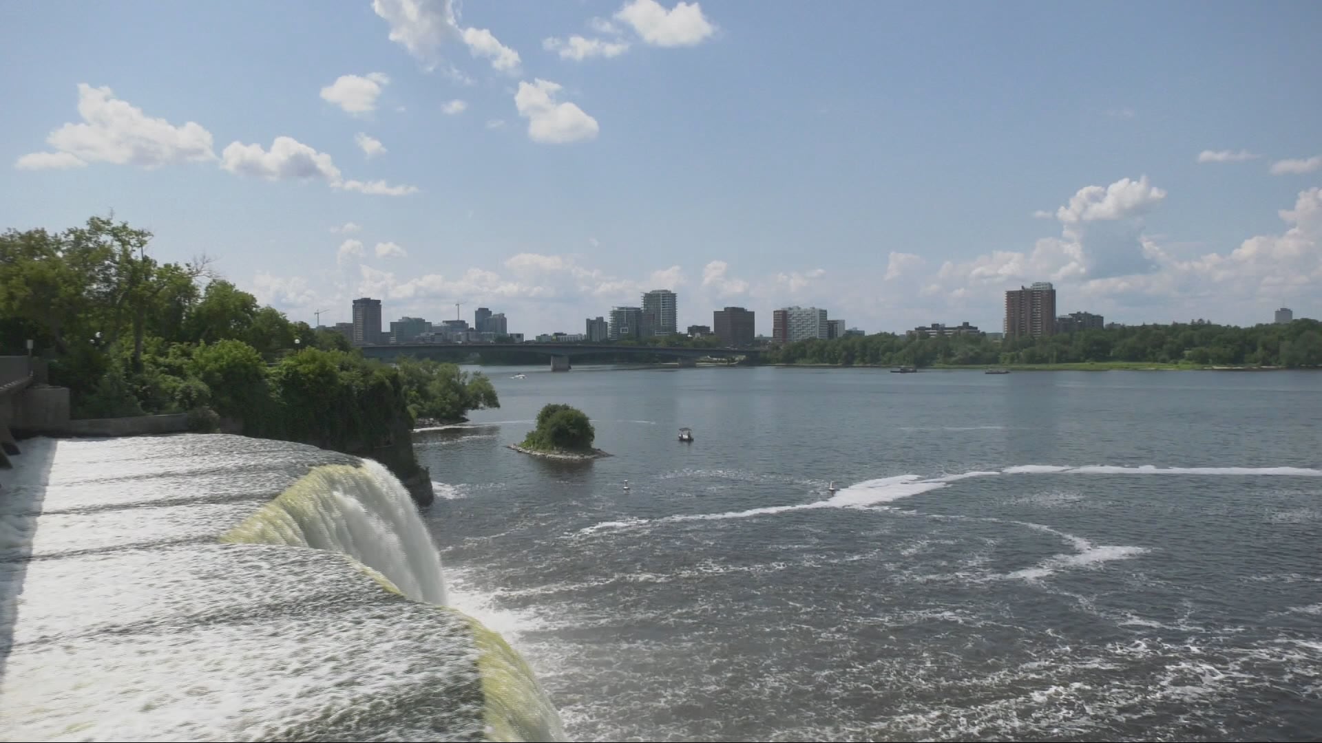 Risk of rain in Ottawa today after 23.5 mm of rain on Monday