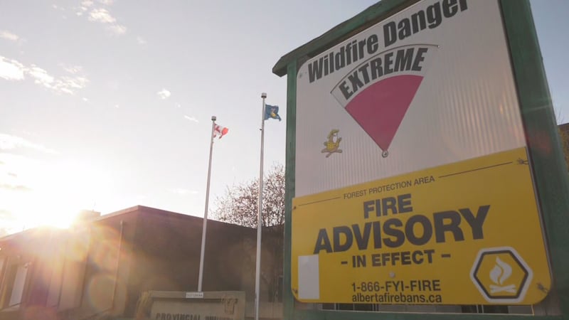 Some residents allowed to return home after wildfire evacuation northwest of Edmonton